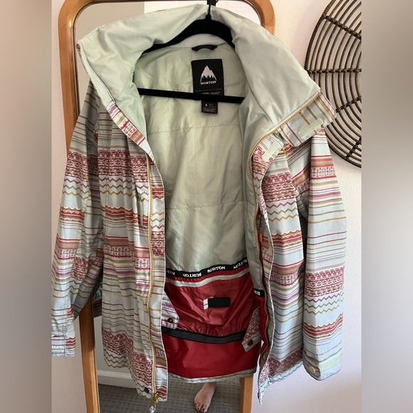 Burton Women’s Ski Jacket - Picture 3 of 3